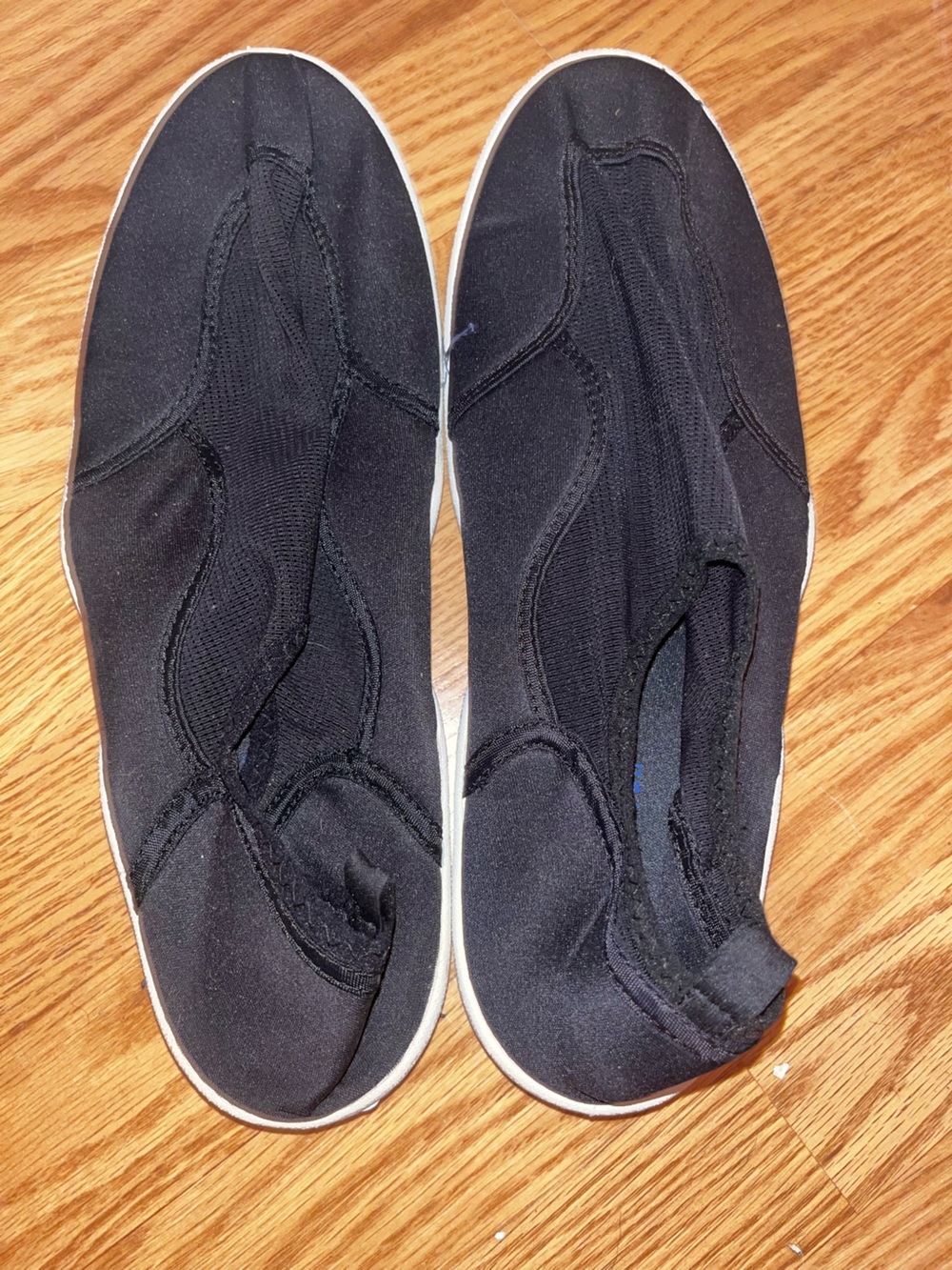 Classic Black Slip-On Men’s water shoes